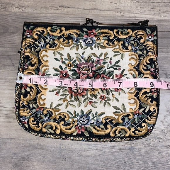 Vintage women’s purse clutch Floral Embroidered tapestry kiss clasp snake chain - Picture 7 of 9